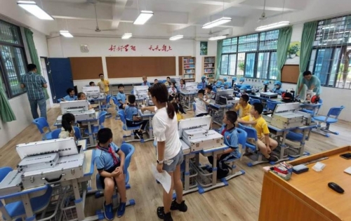 少年硅谷创客中心在重庆市綦江区职业教育中心投入使用