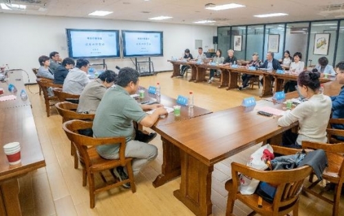 教育关爱行动支持教育部关工委在清华大学召开《一起读书，好少年》（第一季）专题片审定会暨第二季策划会