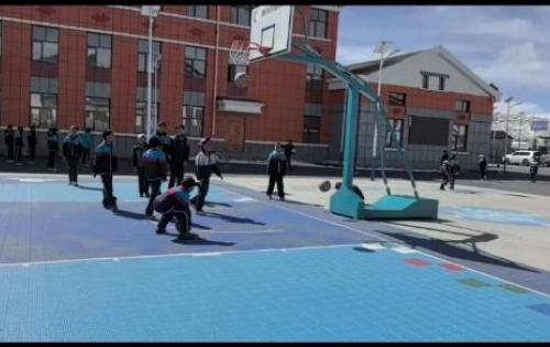 中国下一代教育基金会赴内蒙古、青?？勾ッ渭苹硕【柙疃胤霉ぷ? title=