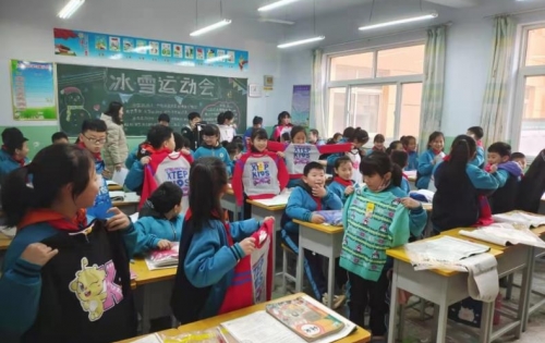 爱起航公益项目--特别成长计划向河北、甘肃、吉林、新疆、浙江、云南、四川捐赠运动鞋服