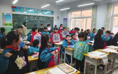 爱起航公益项目--特别成长计划向河北、甘肃、吉林、新疆、浙江、云南、四川捐赠特步鞋服